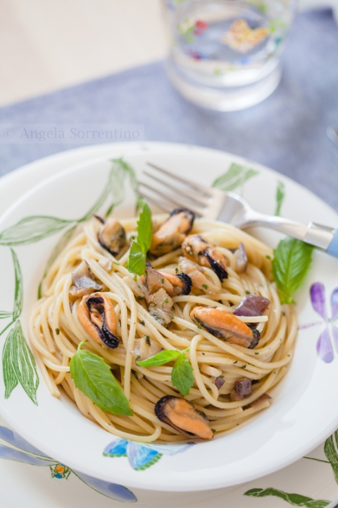 Spaghetti with Mussels and Aubergine